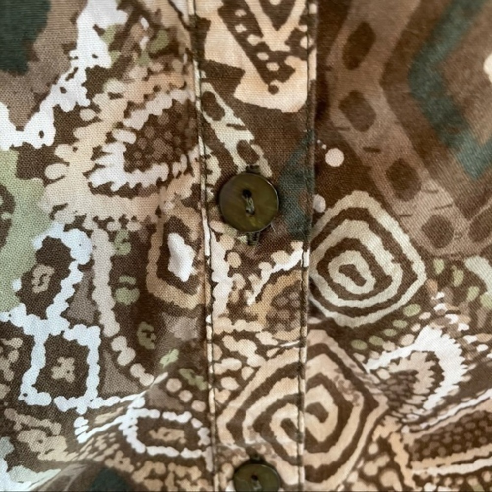 Geometric Patterned Cool Top - Picture 11 of 13